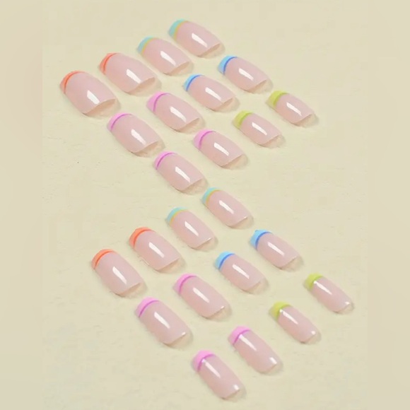 Short Square Multicolored Press On Nail Kit - Picture 3 of 3